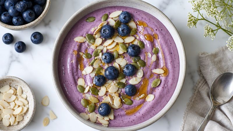 Smoothiebowl met kwark, banaan en amandelen