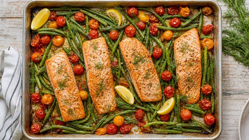 Zalm-traybake met sperziebonen en cherrytomaatjes